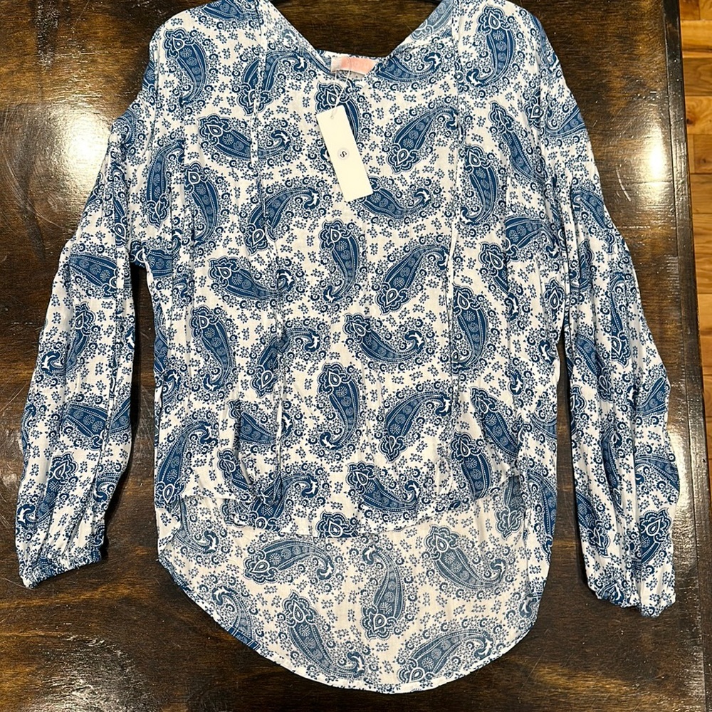 C+D+M white and blue paisley long sleeve flowy shirt Nwt